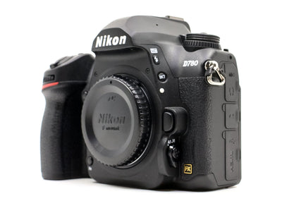 Nikon D780