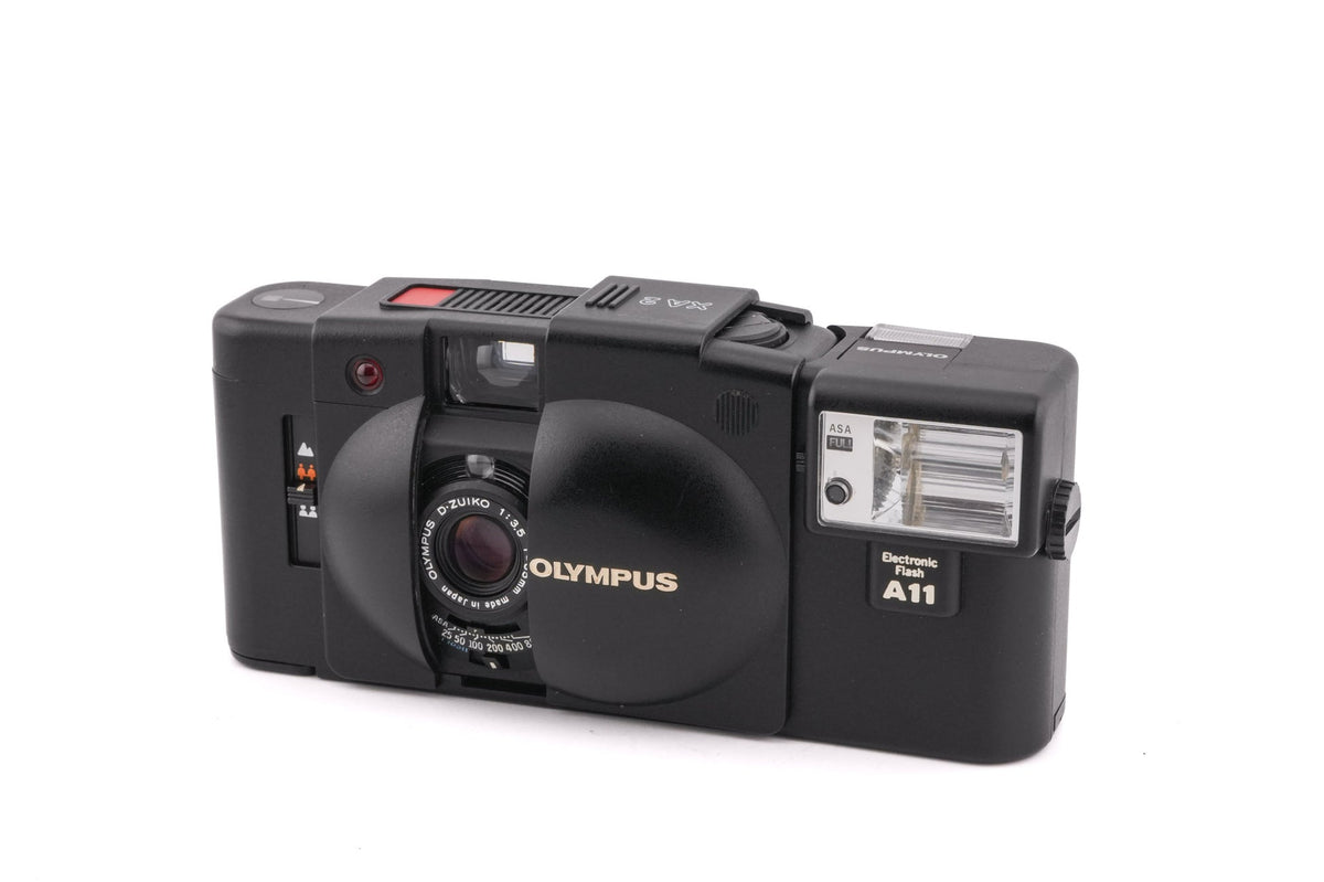 Olympus XA2 + A11 Electronic Flash · main image