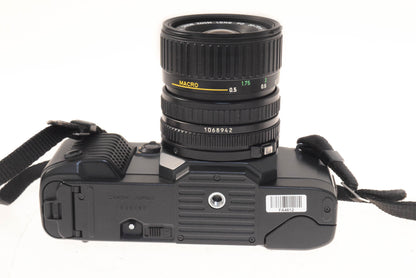 Canon T70 + 35-70mm f3.5-4.5 FDn 
