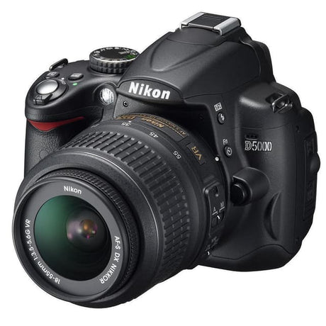 SLR D5000 - Black + Nikon AF-S DX Nikkor ED 18-55mm f/3.5-5.6G II f/3.5-5.6G II 