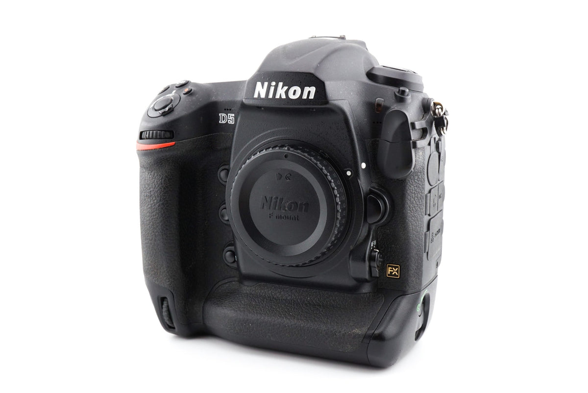Nikon D5 + MH-26a Cargador de Batería - Cámara Digital Reacondicionada (Negro) · imagen principal