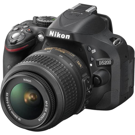 SLR D5200 - Black + Nikon AF-S DX Nikkor 18-55mm f/3.5-5.6G ED VR f/3.5-5.6 