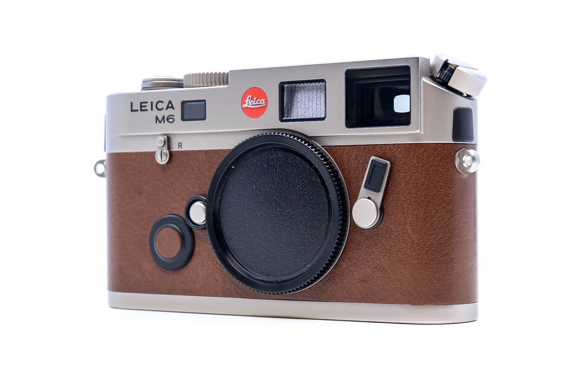 Leica M6 TTL .72mm Titanium [10435] · main image