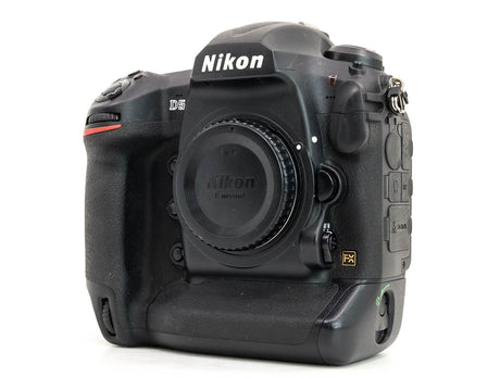 Nikon D5 (Dual CF)